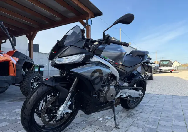 APRILIA Tuono 