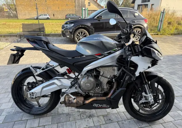 APRILIA Tuono 