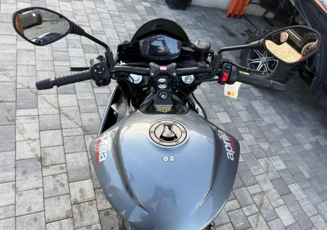 APRILIA Tuono 