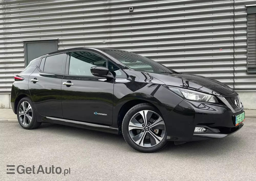NISSAN Leaf 40 kWh Tekna