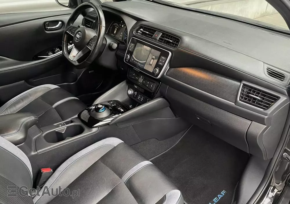 NISSAN Leaf 40 kWh Tekna