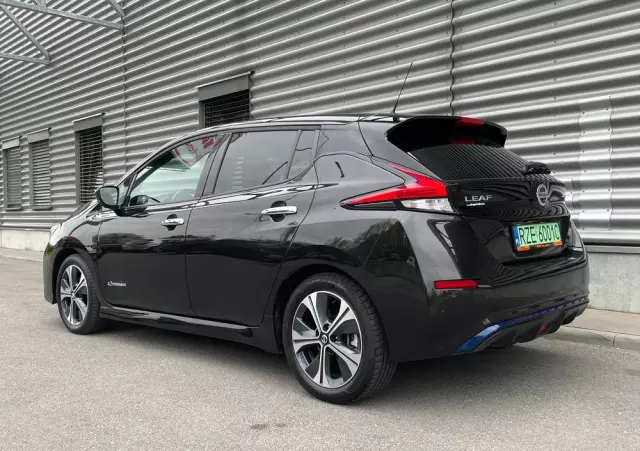 NISSAN Leaf 40 kWh Tekna
