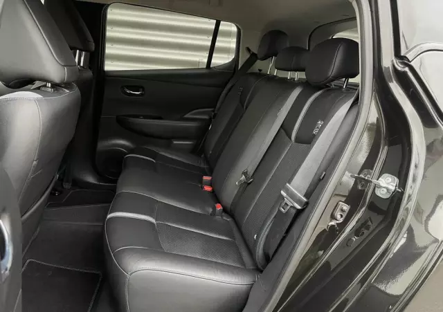 NISSAN Leaf 40 kWh Tekna