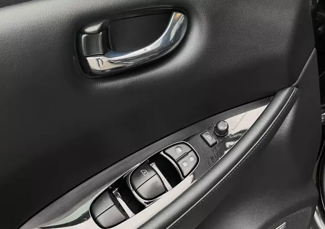 NISSAN Leaf 40 kWh Tekna