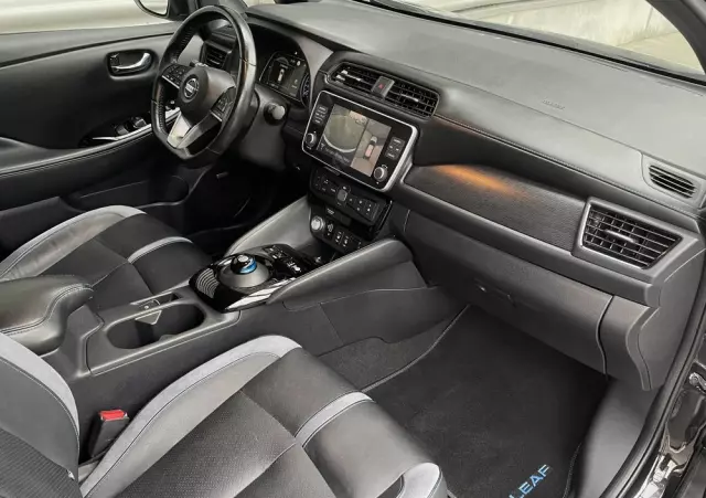 NISSAN Leaf 40 kWh Tekna