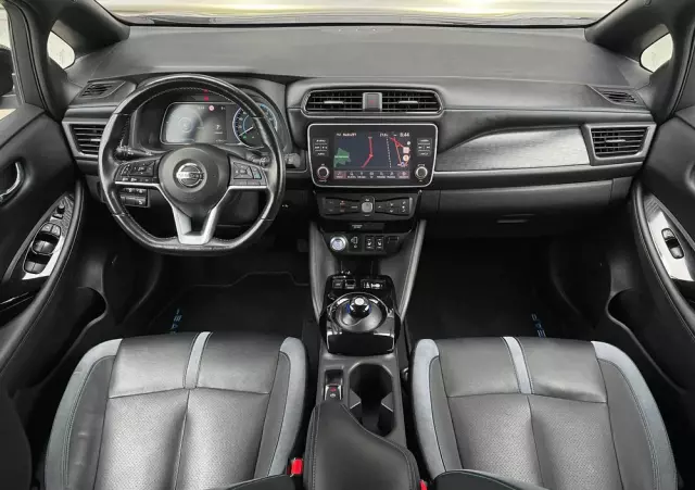 NISSAN Leaf 40 kWh Tekna