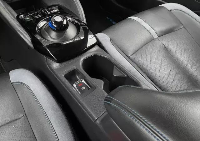 NISSAN Leaf 40 kWh Tekna