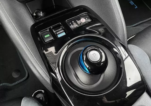 NISSAN Leaf 40 kWh Tekna