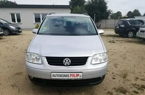 VOLKSWAGEN Touran 