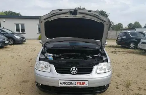 VOLKSWAGEN Touran 