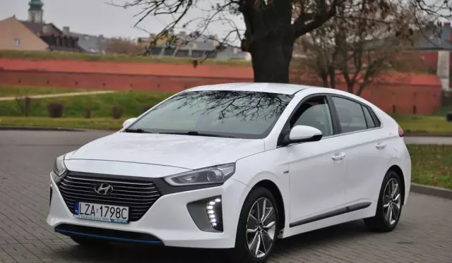 HYUNDAI IONIQ 