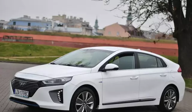 HYUNDAI IONIQ 