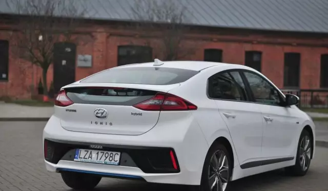 HYUNDAI IONIQ 