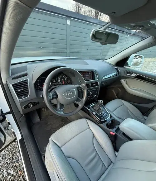 AUDI Q5 