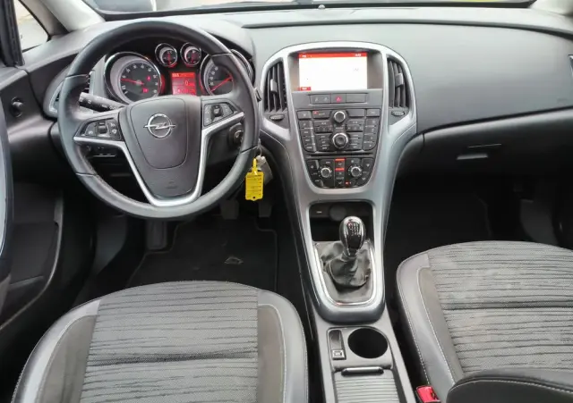 OPEL Astra 1.4 T Cosmo S&S