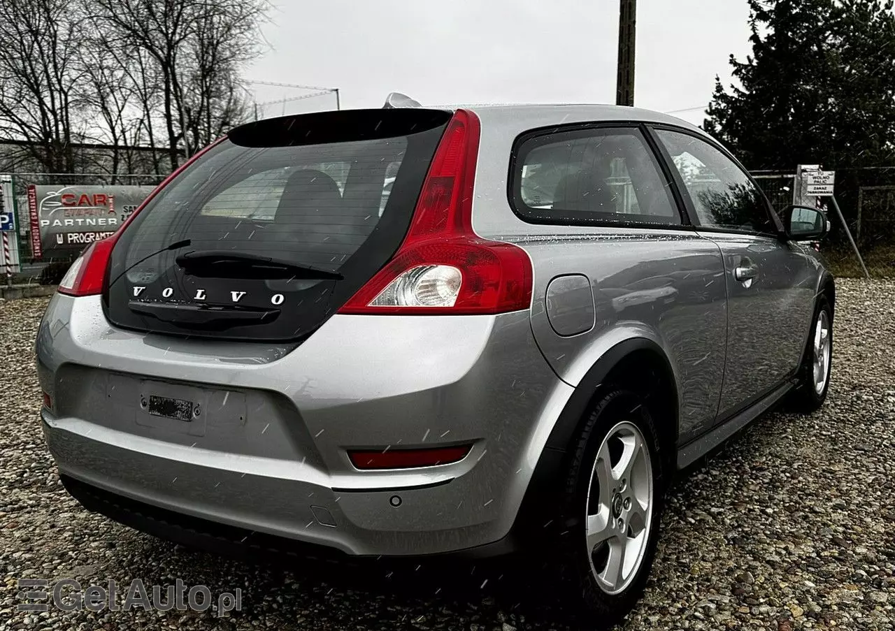VOLVO C30 