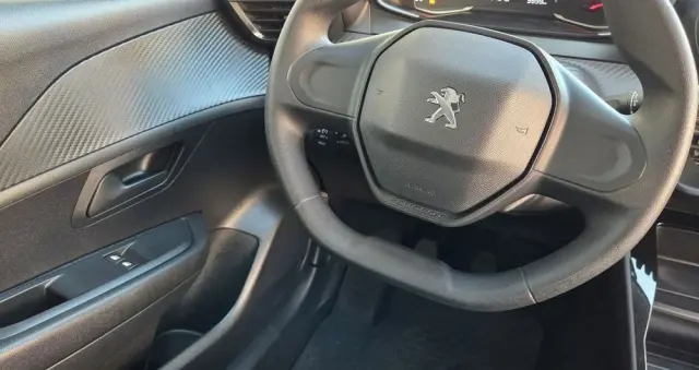 PEUGEOT 208 1.2 PureTech Like S&S