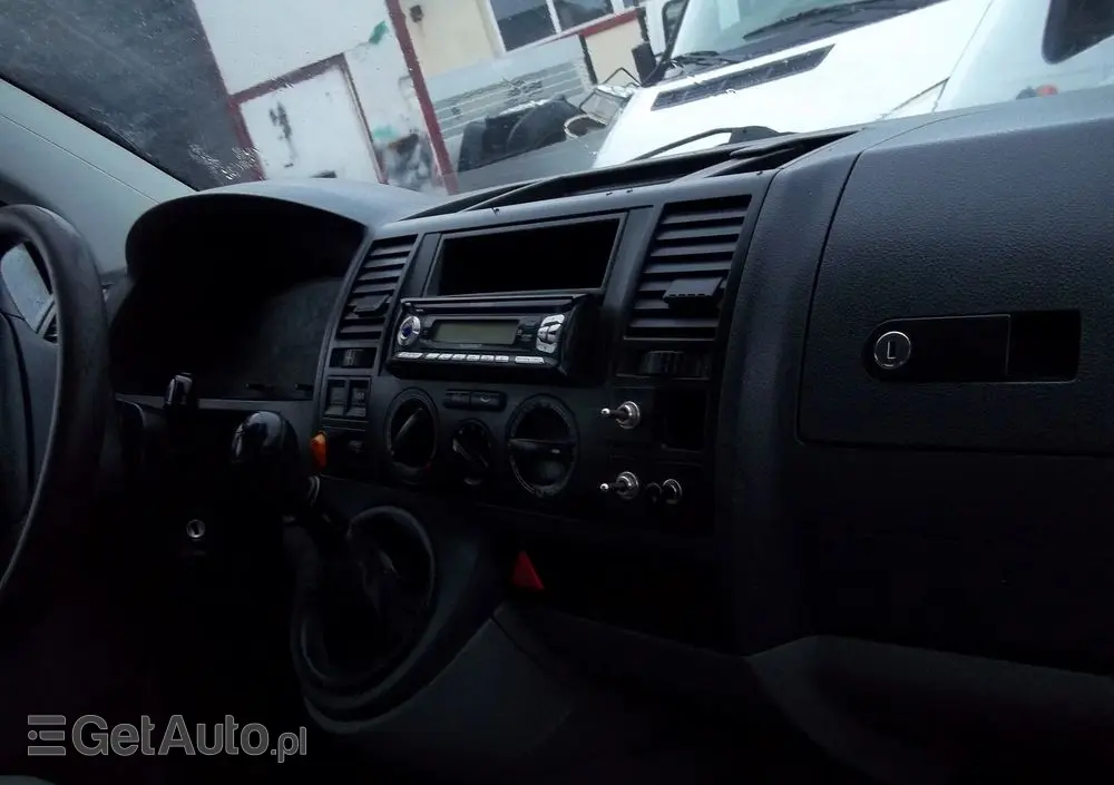 VOLKSWAGEN Transporter 