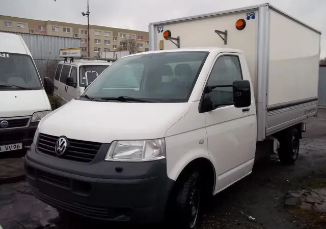 VOLKSWAGEN Transporter 