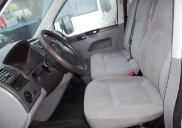 VOLKSWAGEN Transporter 