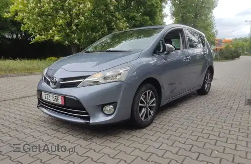 TOYOTA Verso 