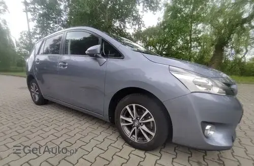 TOYOTA Verso 