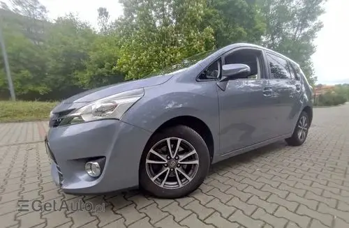 TOYOTA Verso 
