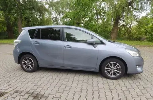 TOYOTA Verso 