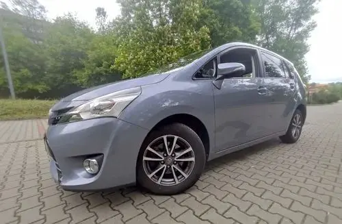 TOYOTA Verso 
