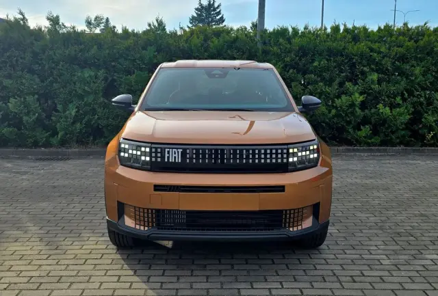 FIAT Grande Panda 1.2 mHEV Icon eDCT