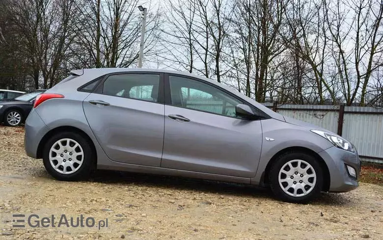 HYUNDAI I30 1.6 Classic +