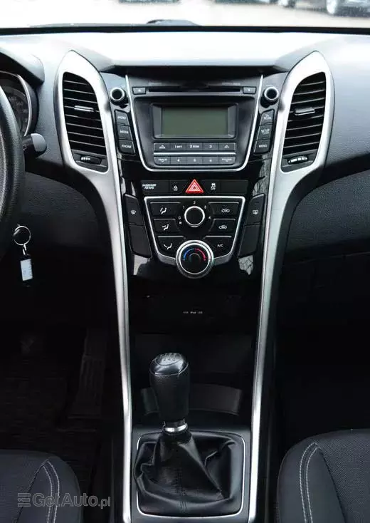 HYUNDAI I30 1.6 Classic +