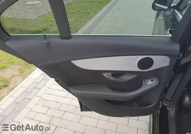 MERCEDES-BENZ Klasa C 4Matic Aut.