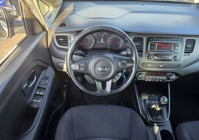 KIA Carens 