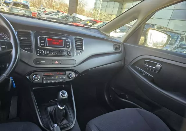 KIA Carens 