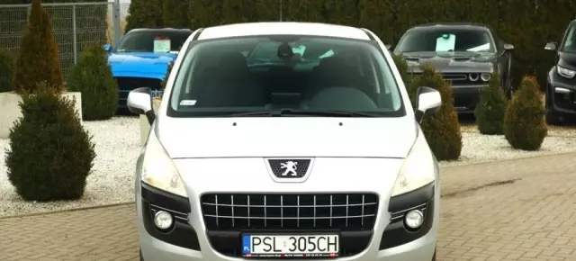 PEUGEOT 3008 