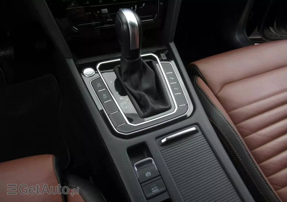 VOLKSWAGEN Passat 2.0 TSI Elegance DSG