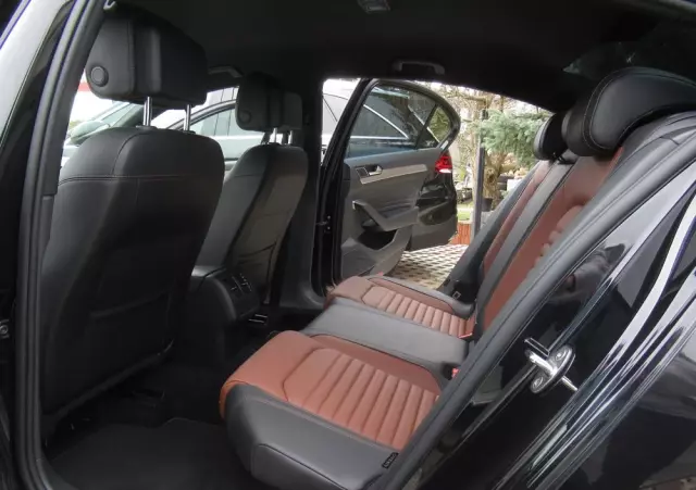 VOLKSWAGEN Passat 2.0 TSI Elegance DSG