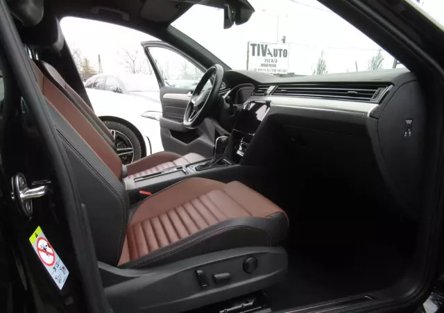 VOLKSWAGEN Passat 2.0 TSI Elegance DSG