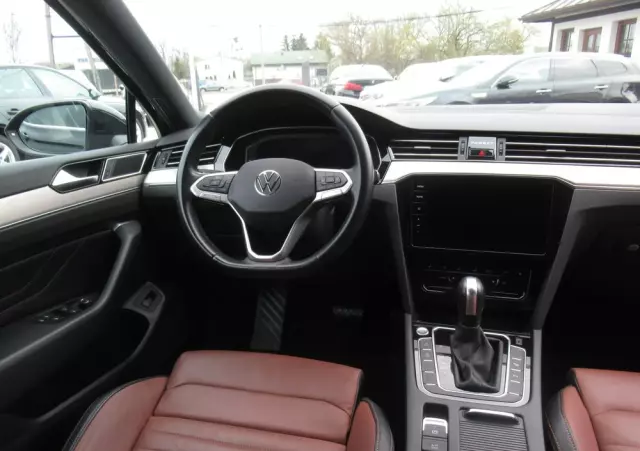 VOLKSWAGEN Passat 2.0 TSI Elegance DSG