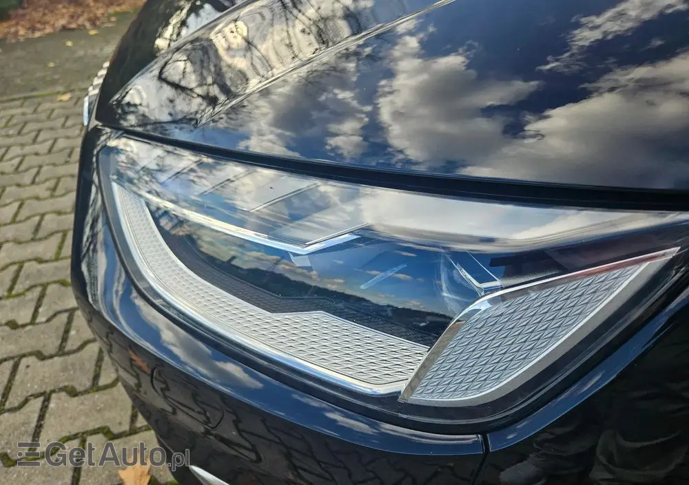 AUDI A4 Avant 40 TFSI S tronic S line