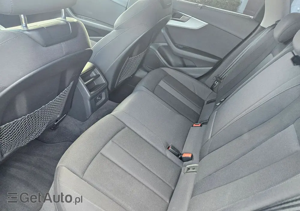 AUDI A4 Avant 40 TFSI S tronic S line