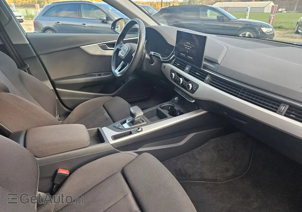 AUDI A4 Avant 40 TFSI S tronic S line