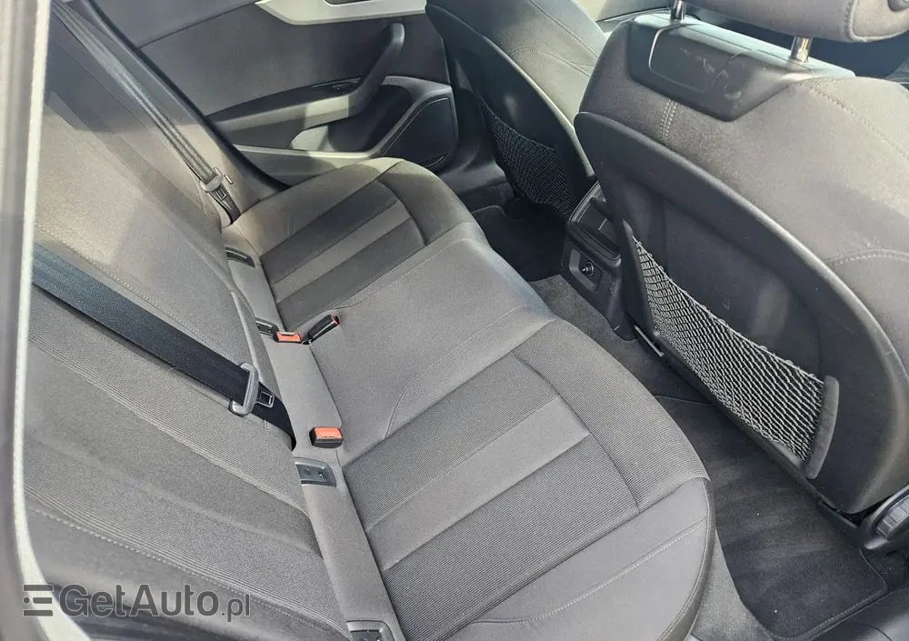 AUDI A4 Avant 40 TFSI S tronic S line