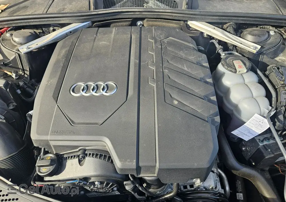 AUDI A4 Avant 40 TFSI S tronic S line