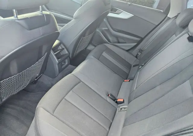 AUDI A4 Avant 40 TFSI S tronic S line