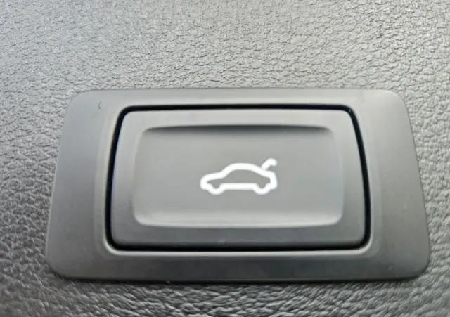 AUDI A4 Avant 40 TFSI S tronic S line