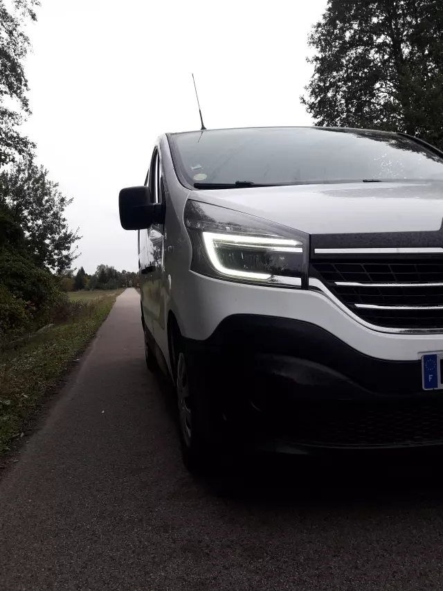 RENAULT Trafic 