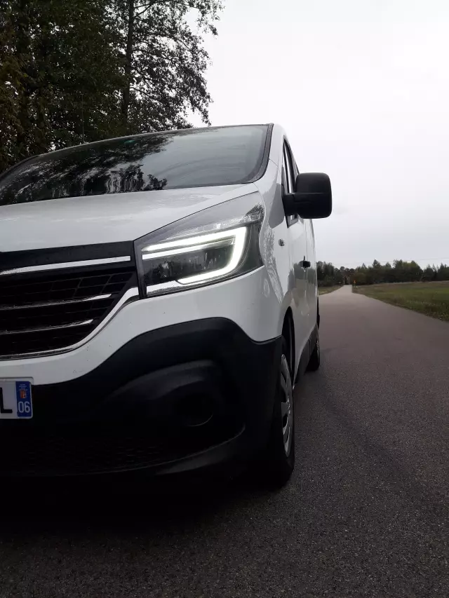 RENAULT Trafic 
