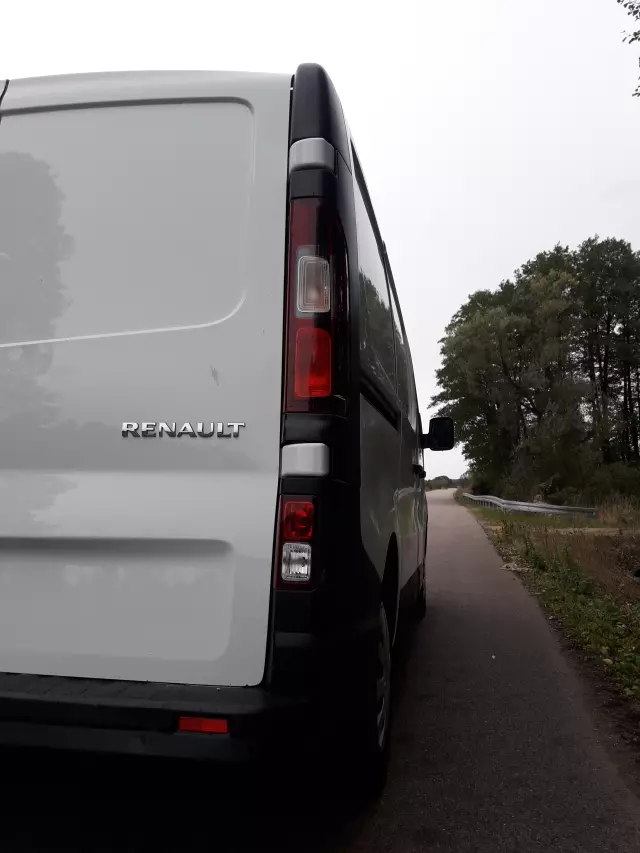 RENAULT Trafic 
